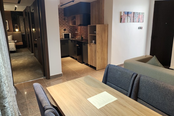 Executive 1 Bed Suite - Image 3