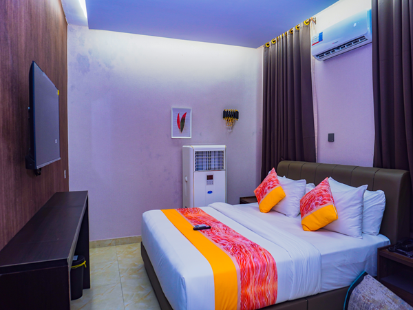 MASTER SUITE - Image 1