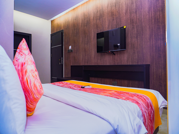 MASTER SUITE - Image 2