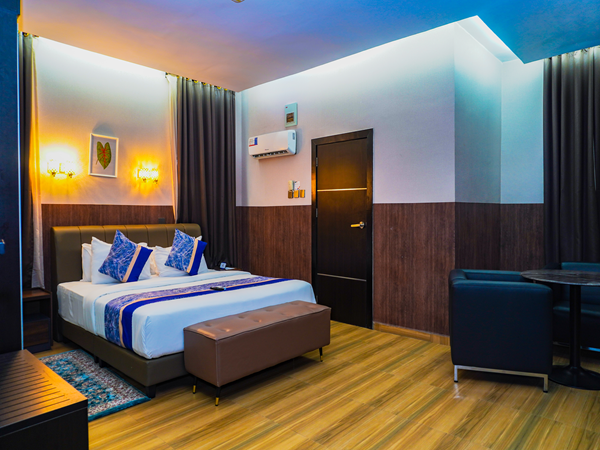 ROYAL EXECTIVE DELUXE - Image 3