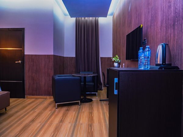 ROYAL EXECTIVE DELUXE - Image 6