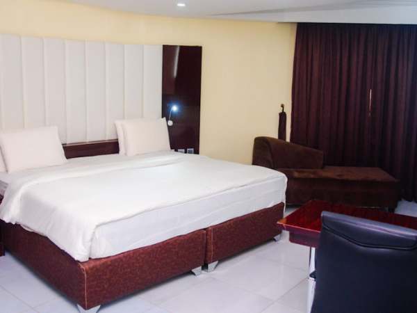 PRESIDENTIAL SUITE - Image 3