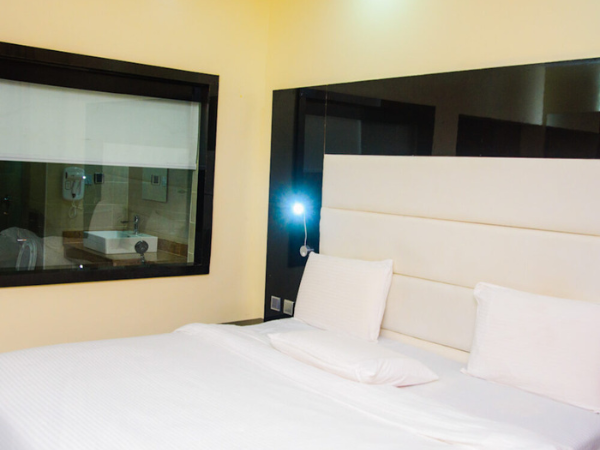 AMBASSADOR STUDIO - Image 2