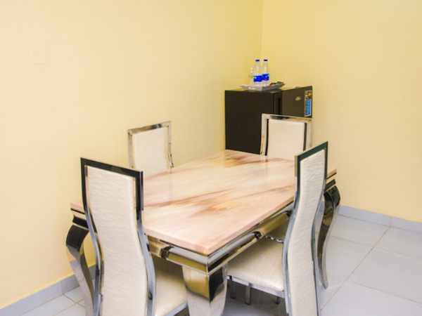 AMBASSADOR SUITE - Image 6