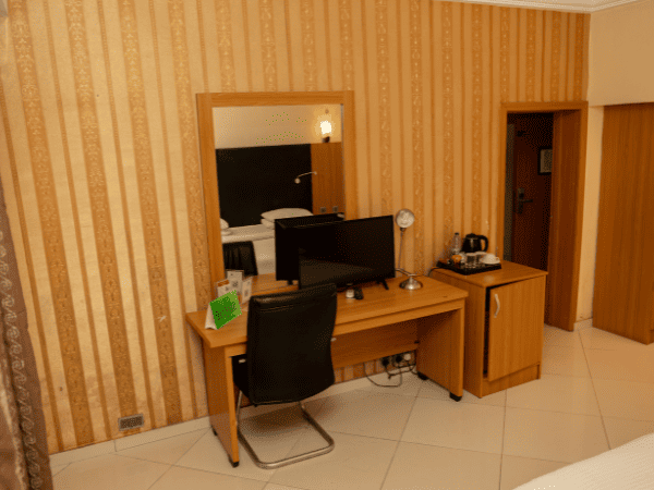 TOWER SUITE - Image 2