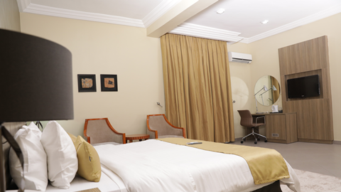 DELUXE ROOM - Image 1